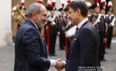 Pashinyan discussing investment opportunities during his visit to Italy